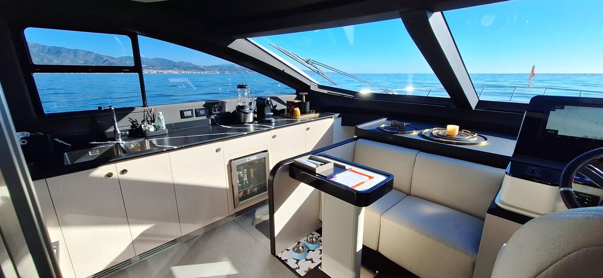 2023 Azimut 77 