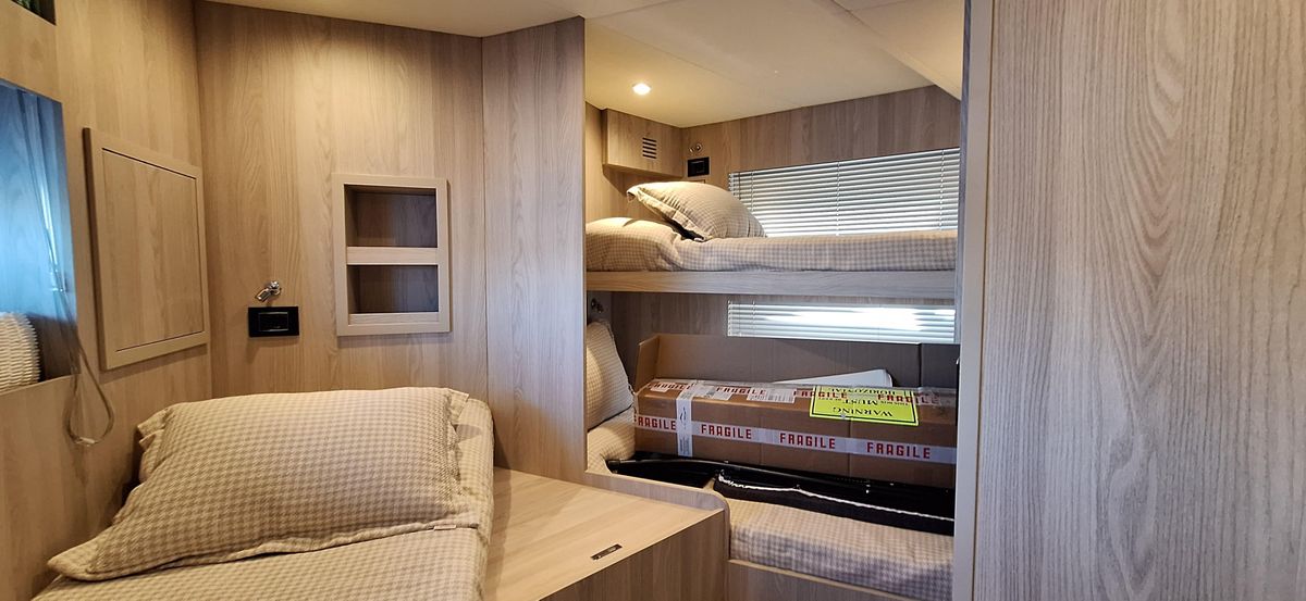 2023 Azimut 77 