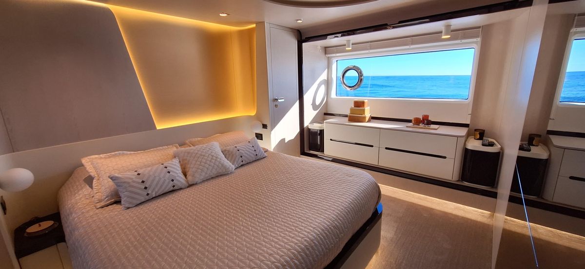 2023 Azimut 77 