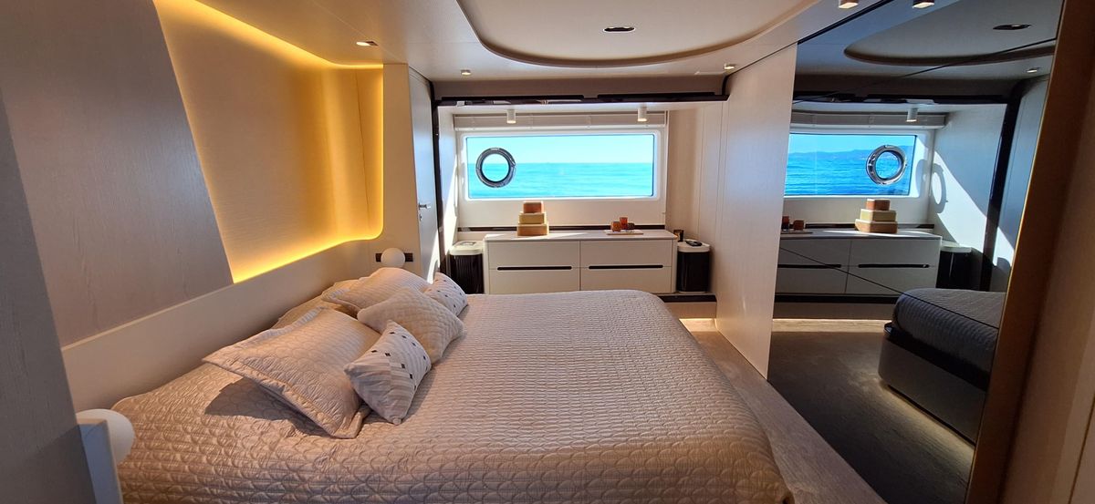 2023 Azimut 77 