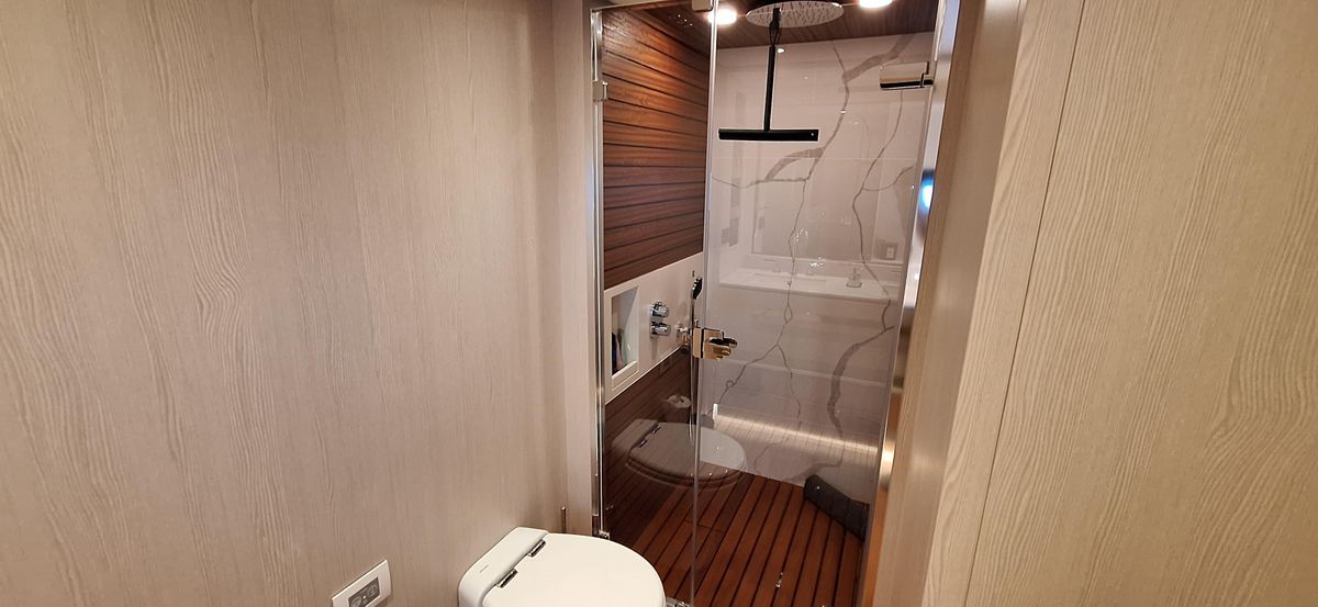 2023 Azimut 77 