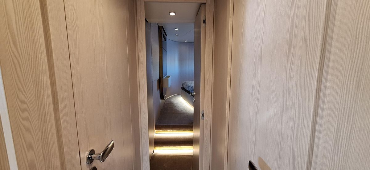 2023 Azimut 77 