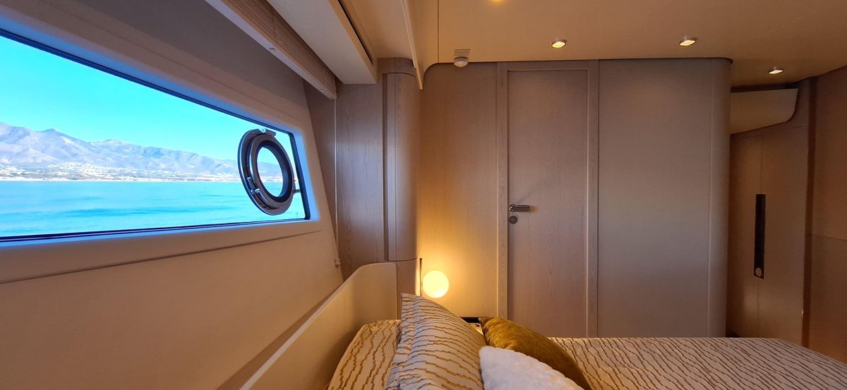 2023 Azimut 77 