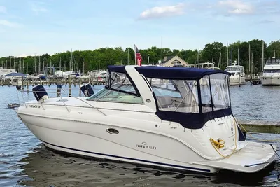 Rinker 320 Express Cruiser