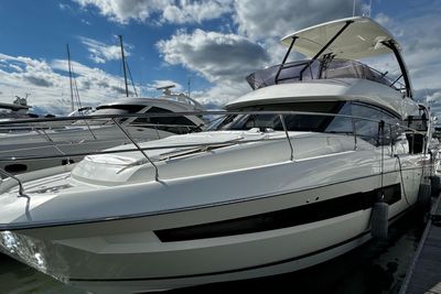 Yacht