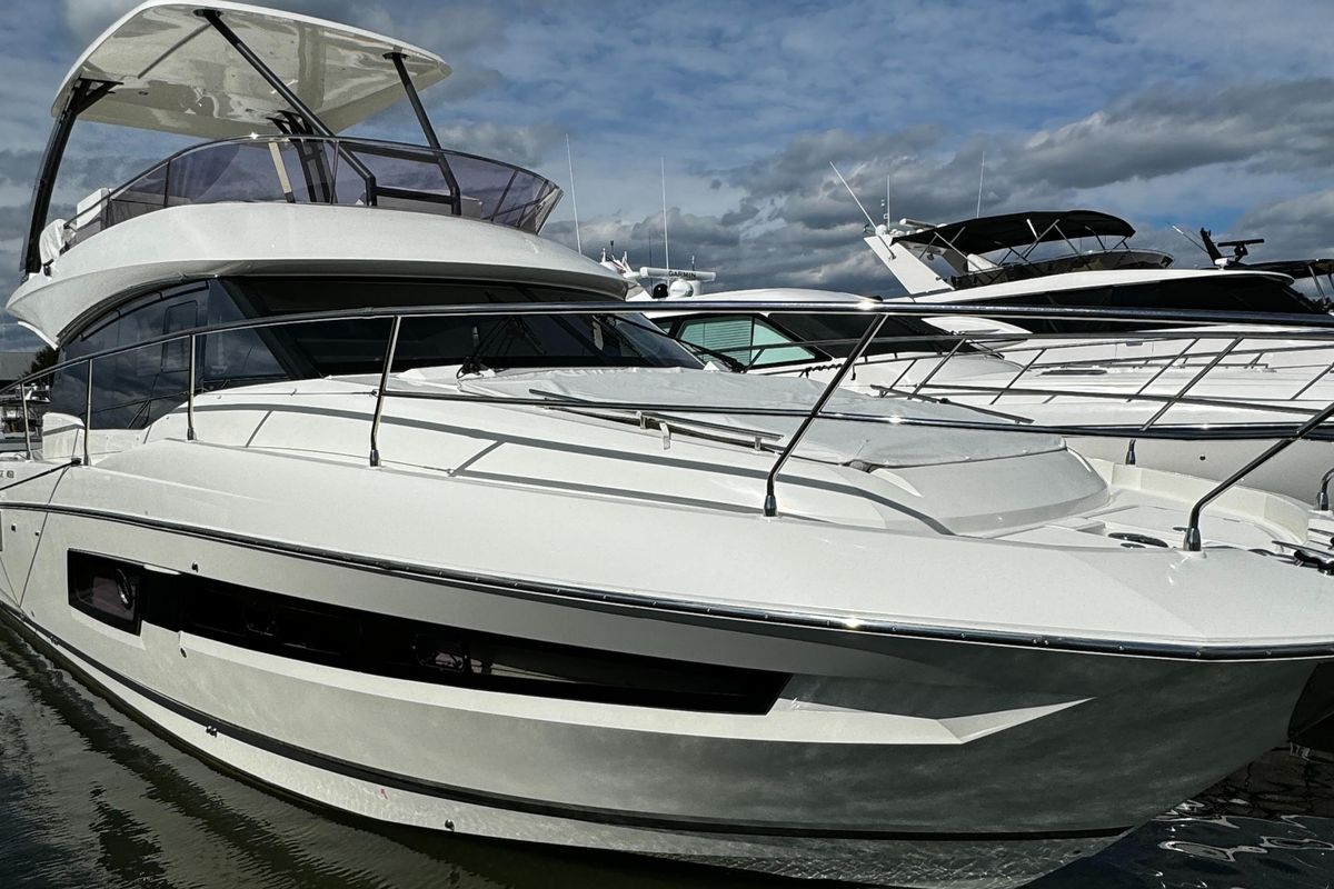 2019 Prestige 46 