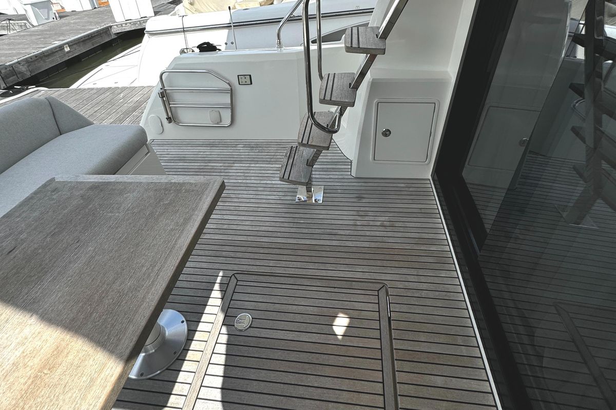 2019 Prestige 46 