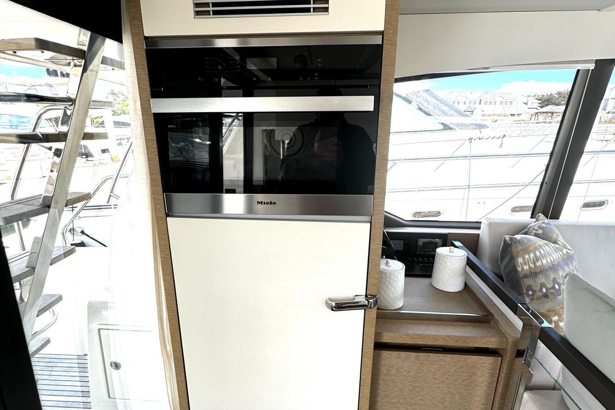 2019 Prestige 46 