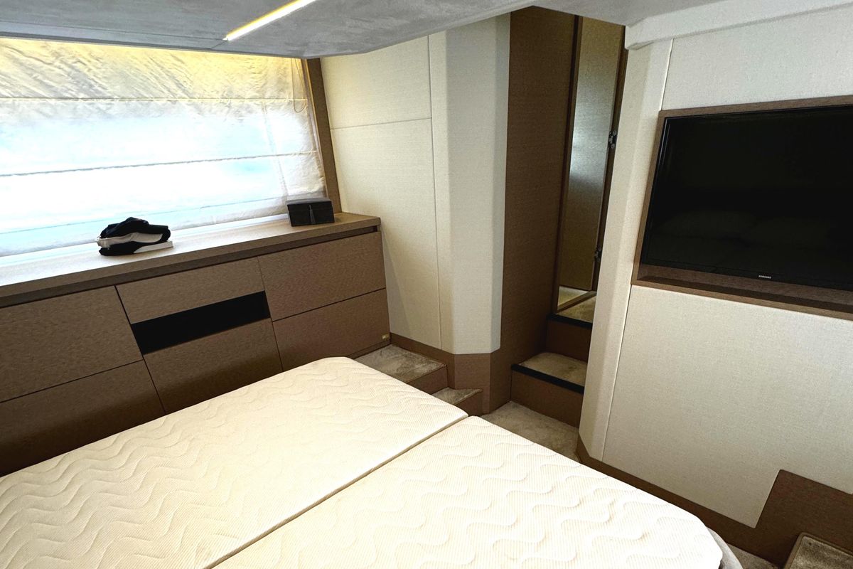 2019 Prestige 46 