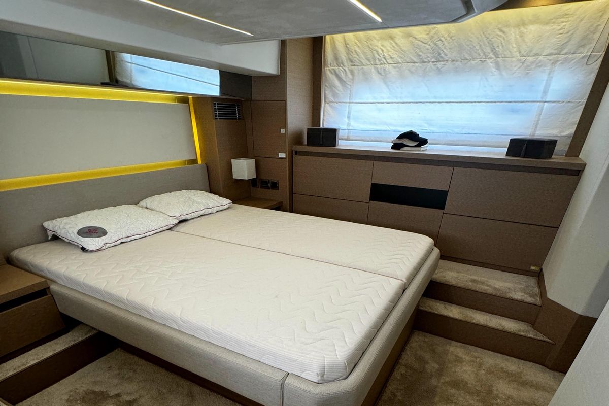 2019 Prestige 46 