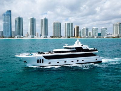 Yacht