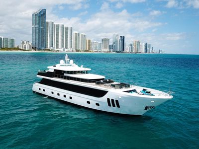Yacht