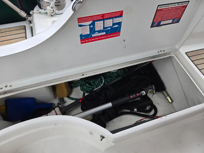 Salish Breeze Yacht Photos Pics Port Lazarette