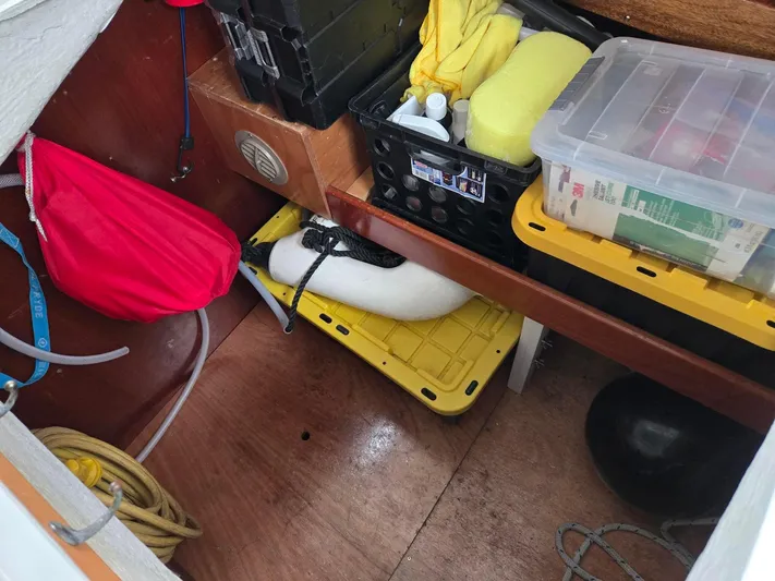 Salish Breeze Yacht Photos Pics Starboard Full-height Lazarette