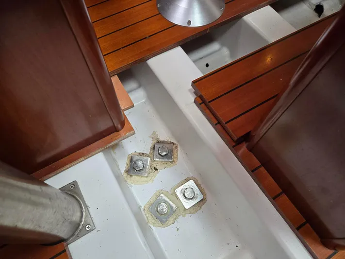 Salish Breeze Yacht Photos Pics Clean Bilge & Shiny Keel Boats