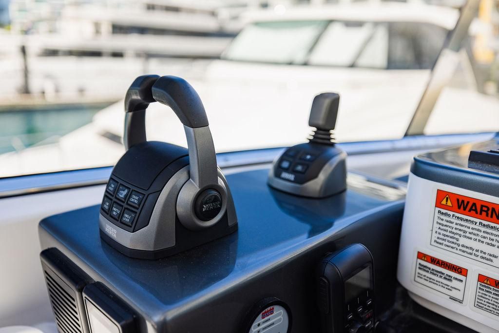 2023 Azimut 77 