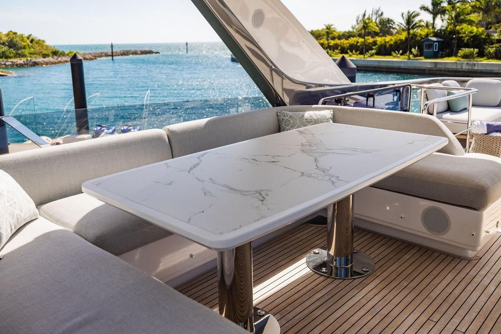 2023 Azimut 77 