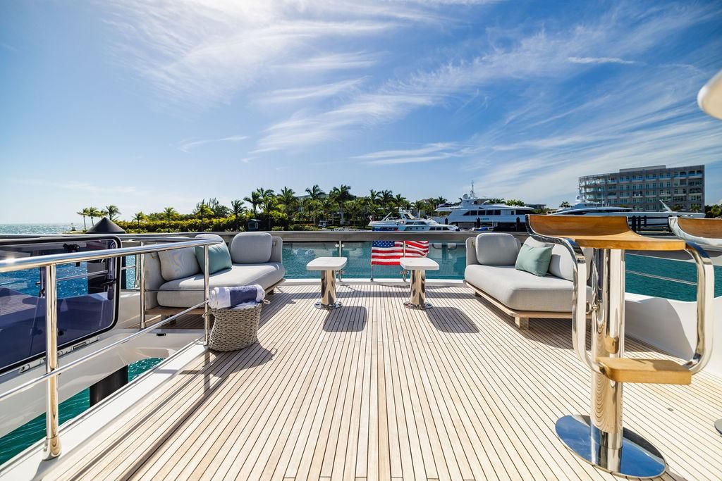 2023 Azimut 77 