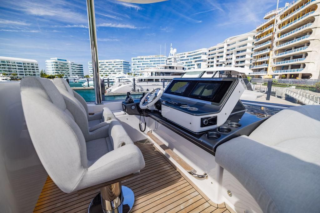 2023 Azimut 77 