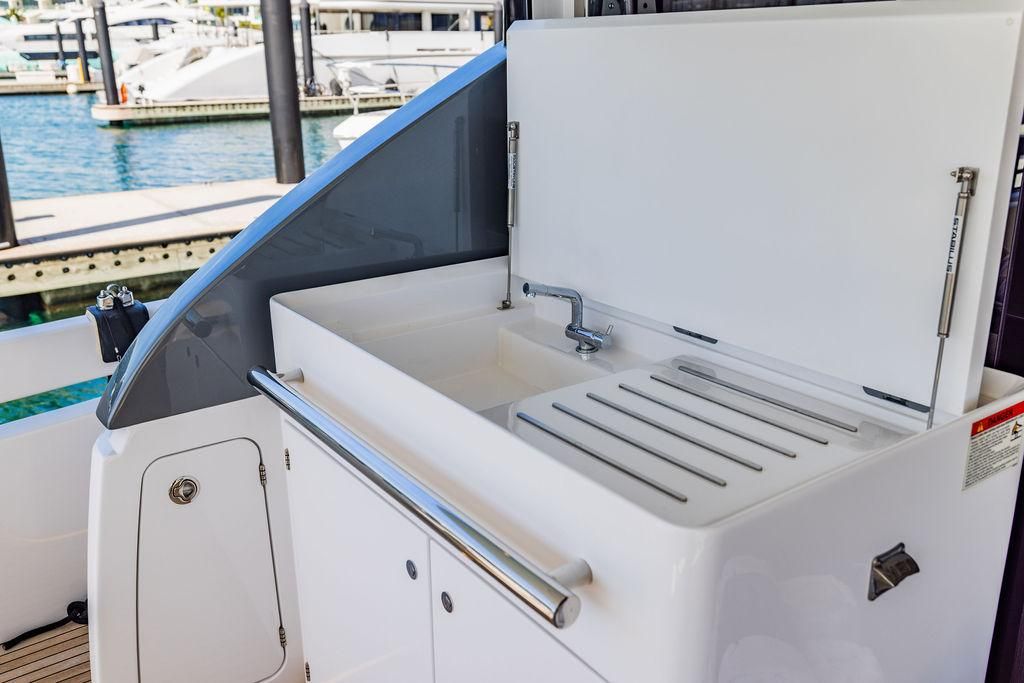 2023 Azimut 77 
