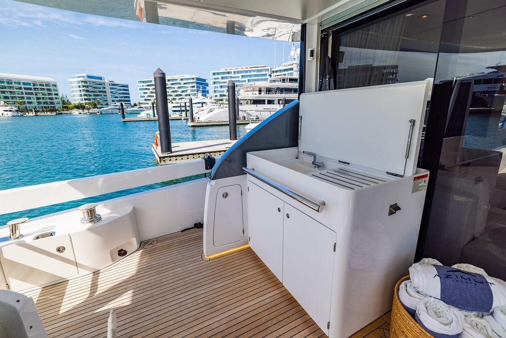 2023 Azimut 77 