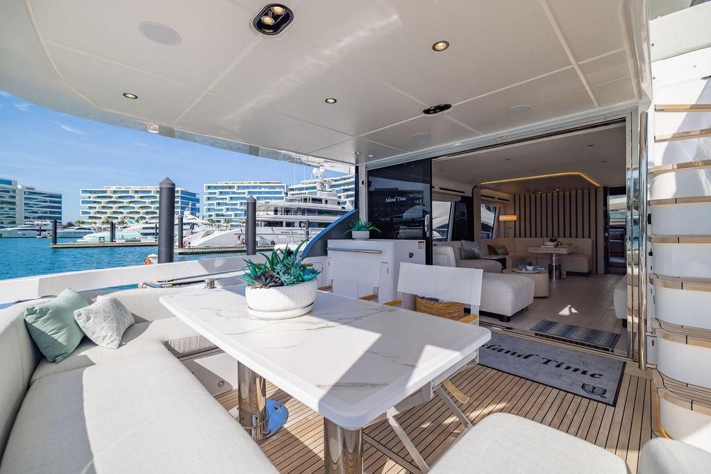 2023 Azimut 77 
