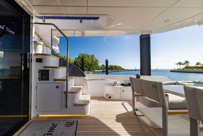 Yacht