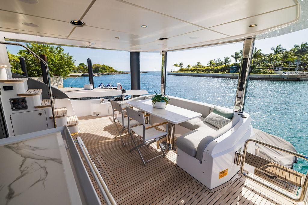 2023 Azimut 77 