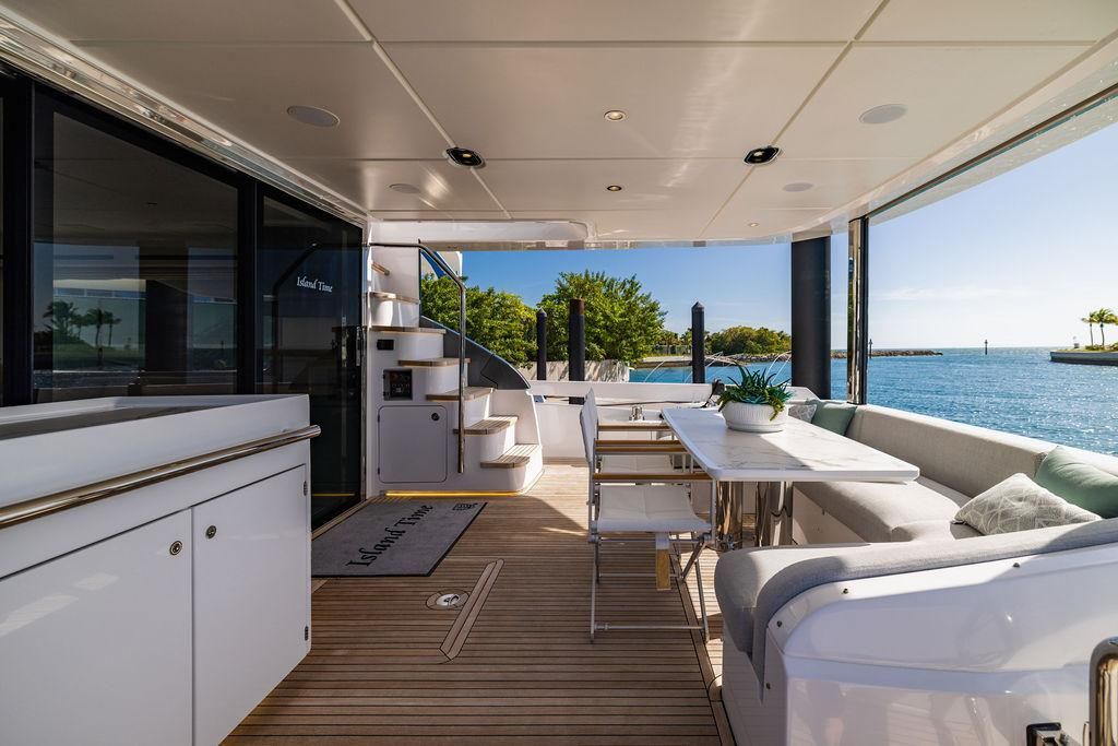 2023 Azimut 77 