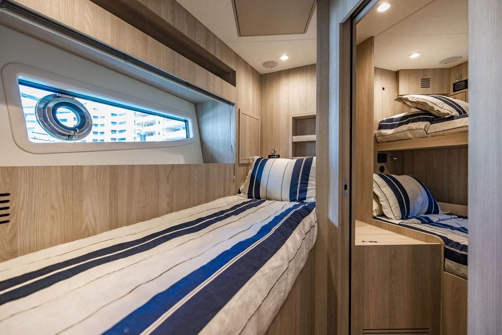 2023 Azimut 77 