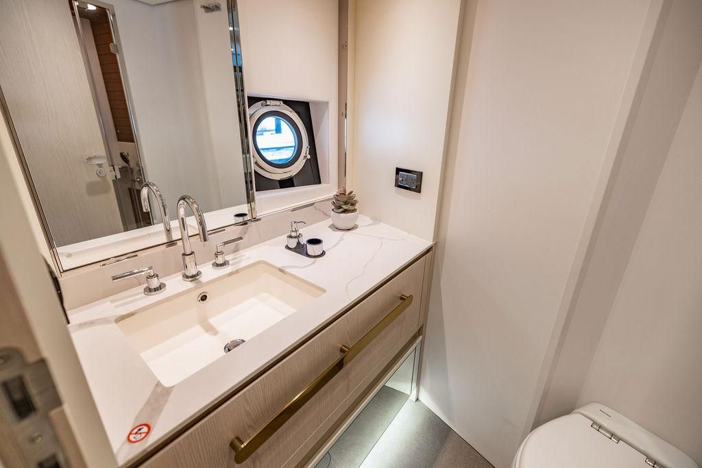 2023 Azimut 77 