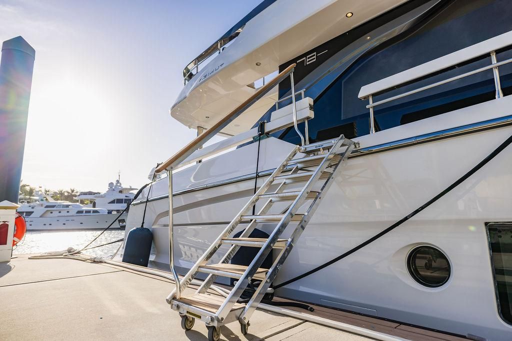 2023 Azimut 77 