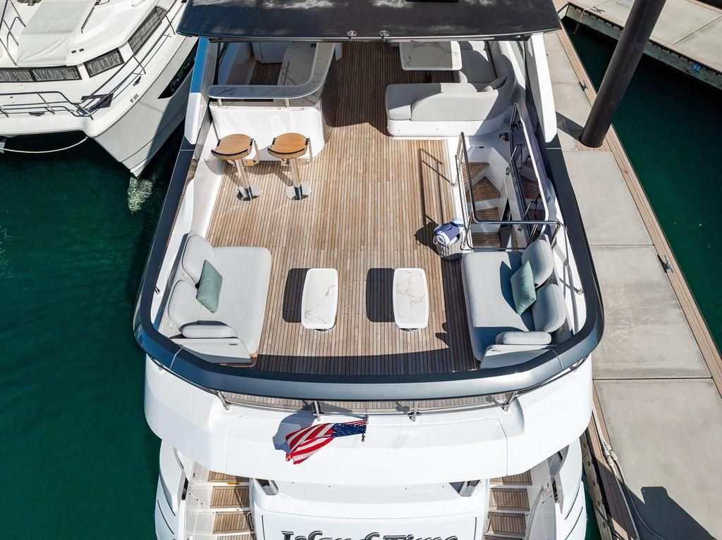 2023 Azimut 77 
