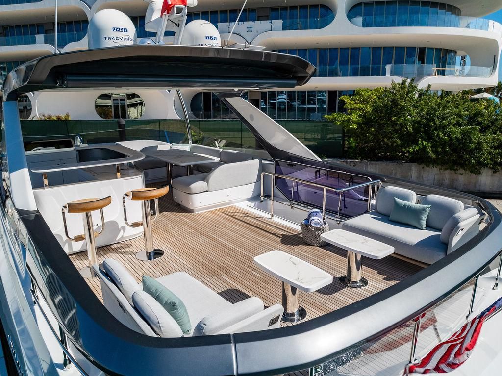 2023 Azimut 77 