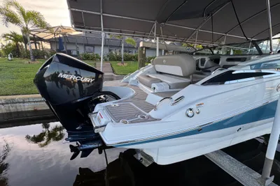 Crownline Eclipse E235 XS