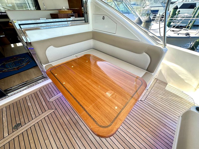 2018 Riviera 4800 Sport Yacht