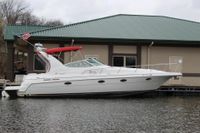 2002 Cruisers Yachts 3372 Express