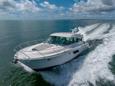 2019 53' Tiara Yachts-53 Coupe Sanibel, FL, US