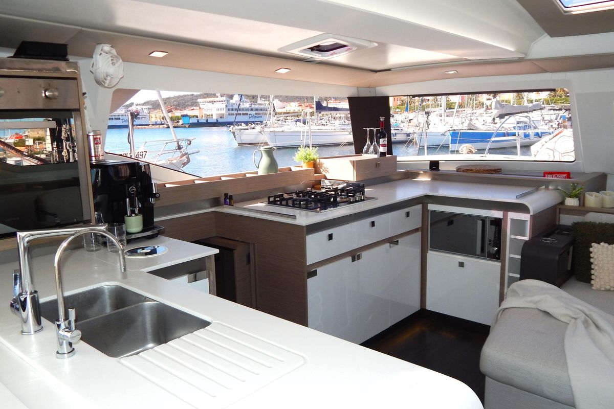 2023 Fountaine Pajot 44 