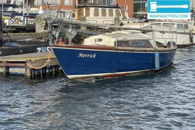 1900 Cabin sailboat 600