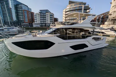 2025 Absolute 52 FLY