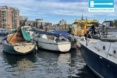 1900 Cabin sailboat 600