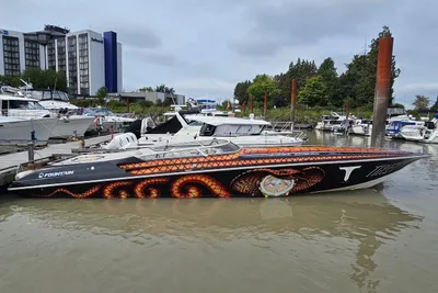 2004 Fountain 42 Lightning