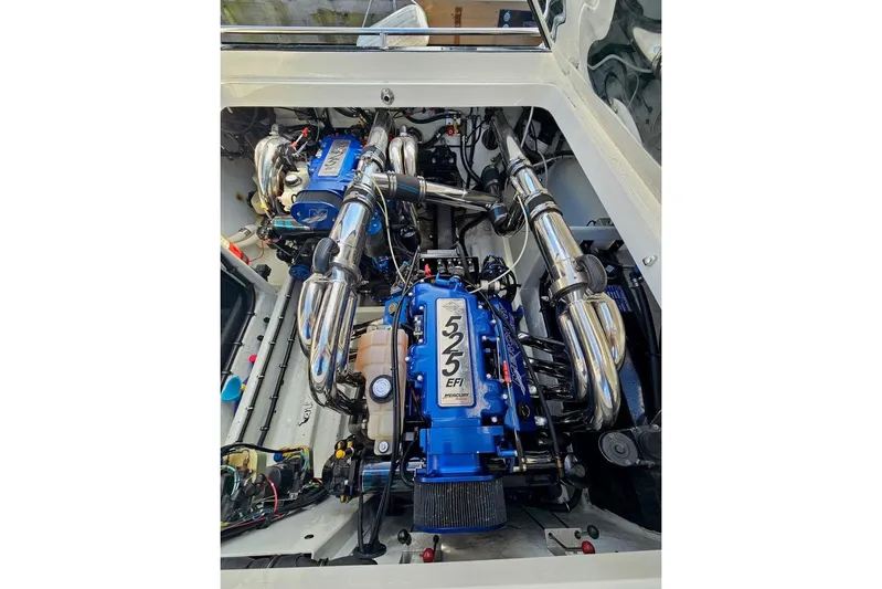  Yacht Photos Pics 2004 Fountain 42 Lightning engine compartment with dual Mercury 525 EFI engines.
