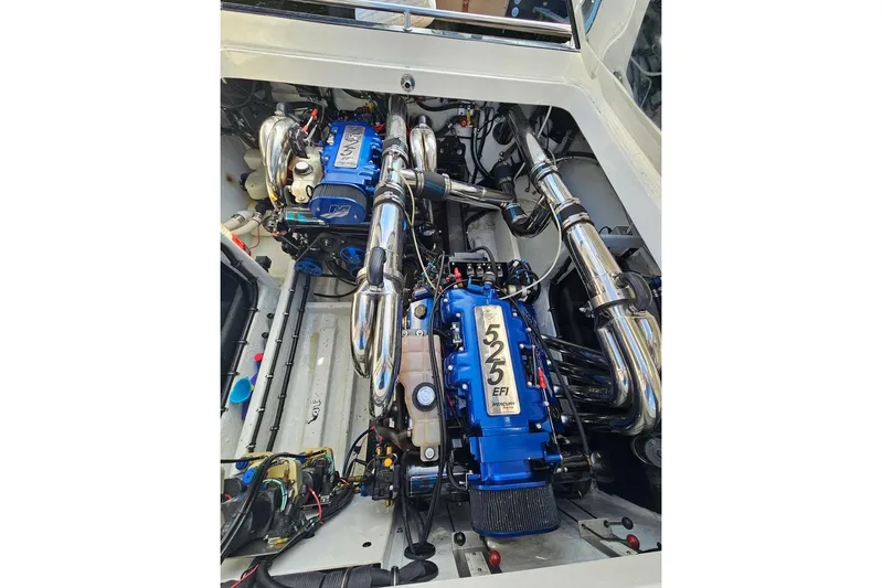  Yacht Photos Pics 2004 Fountain 42 Lightning boat engine compartment with dual Mercury 525 EFI engines.