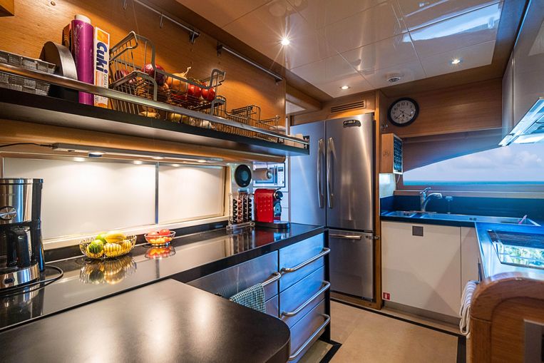 2008-97-ferretti-yachts-custom