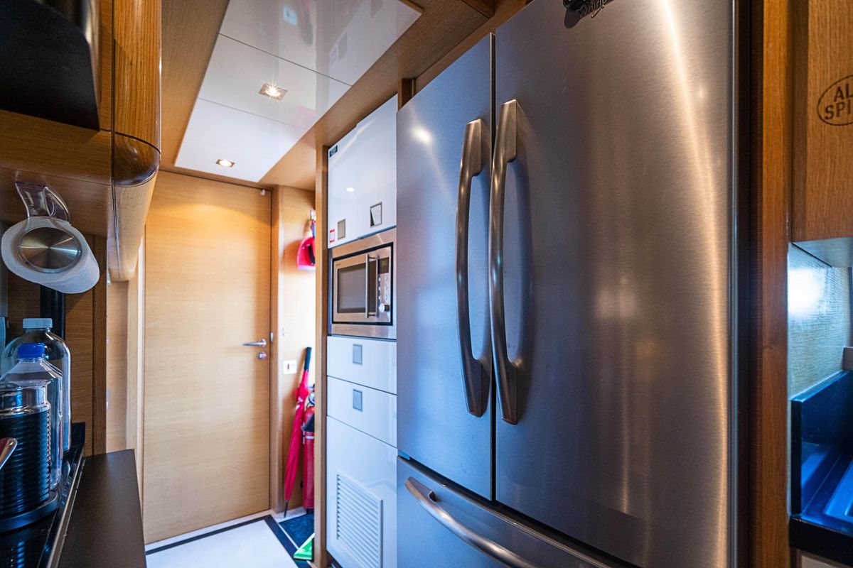 2008 Ferretti Yachts 97 