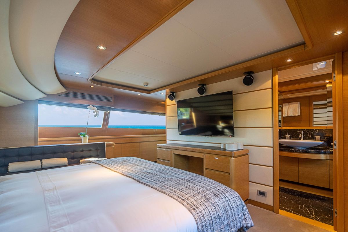 2008 Ferretti Yachts 97 