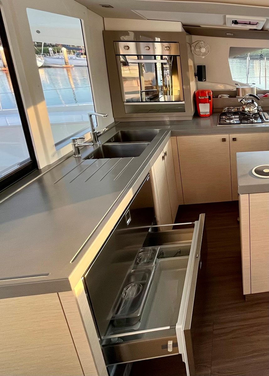 2019 Fountaine Pajot 46 