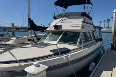 Cruisers Yachts 288 VILLA-VEE